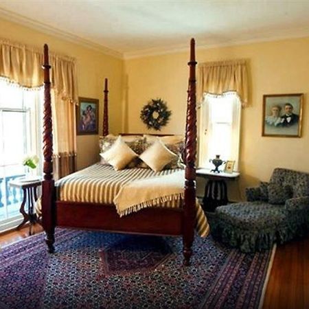 Sarah Kendall House Bed & Breakfast Newport Room photo